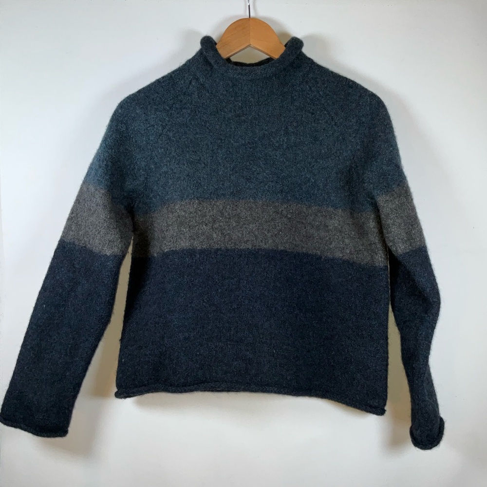 J.Crew blue gray wool sweater turtleneck says it's a Sz L I would describe Sz s